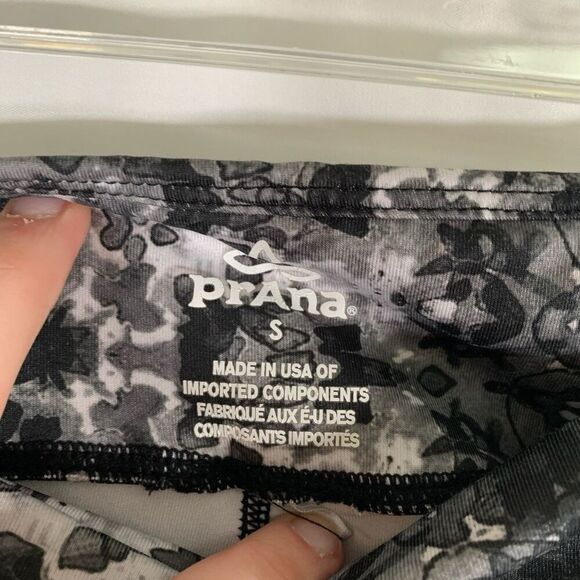 Prana Leggings Women's Small Grey Floral Pull On Mid Rise 20" Inseam - Picture 4 of 7